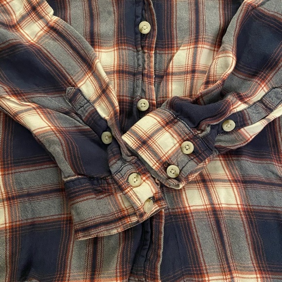 MOSSIMO SUPPLY CO Women’s Button Up Flannel Shirt - Picture 3 of 11